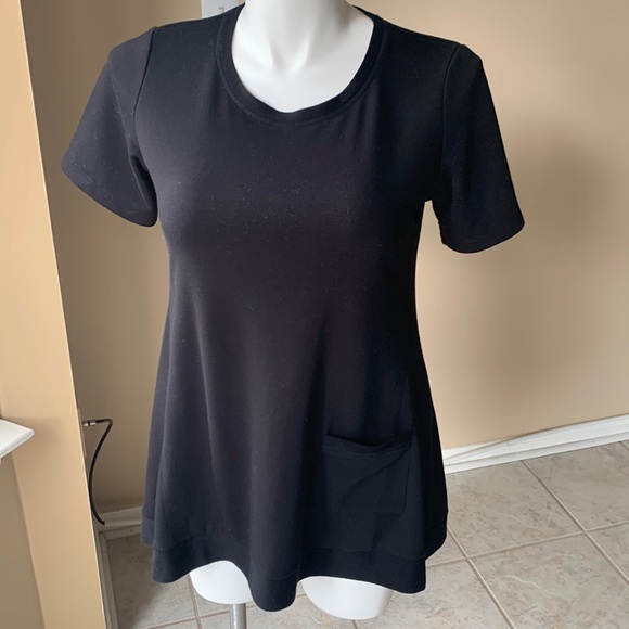 LOGO by Lori Goldstein Black Short Sleeve Knit Tunic with pocket